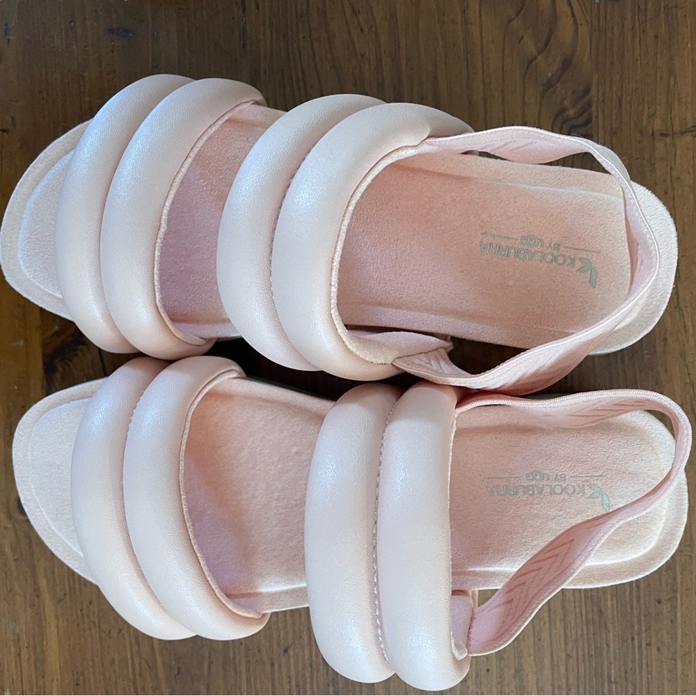 NWB kookaburra by UGG Anida Sandals in Apricot Size 7